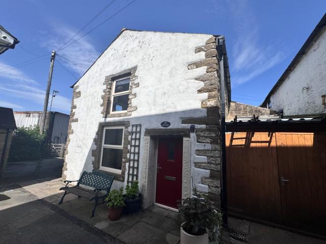House for rent in Wash, Charlesworth