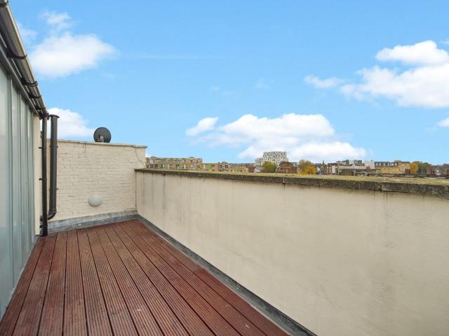 House for rent in Stockwell, Greater London