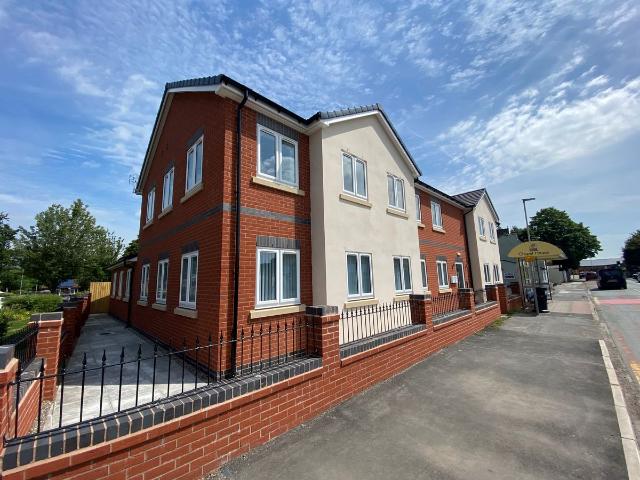 Apartment for rent in Burtonwood and Westbrook, Warrington