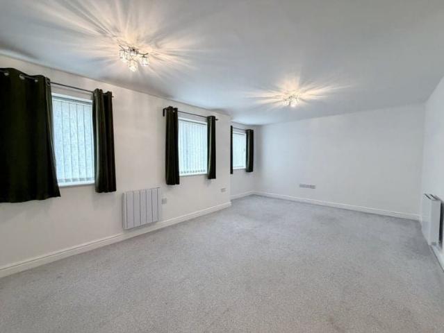 Apartment for rent in Burtonwood and Westbrook, Warrington