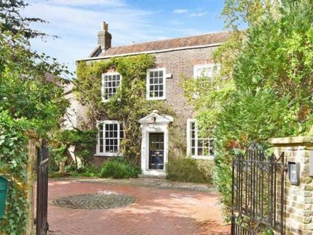 House for sale in Chigwell, Epping