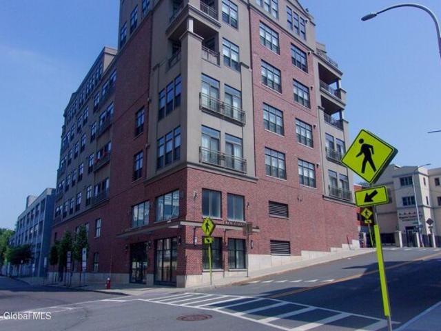 Condo for sale in Albany