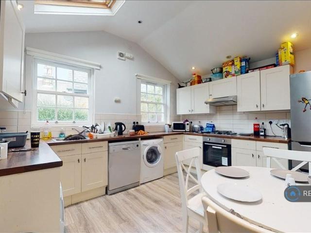 House for rent in Beckett Park, Headingley