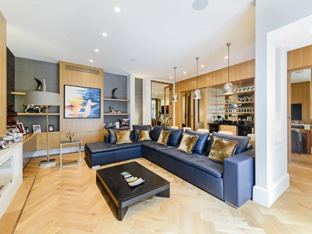 Apartment for rent in Belgravia, Greater London