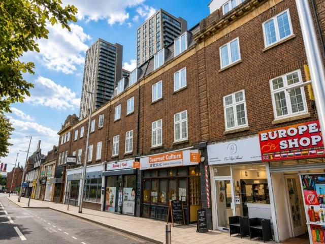 Apartment for rent in Horsell, Woking
