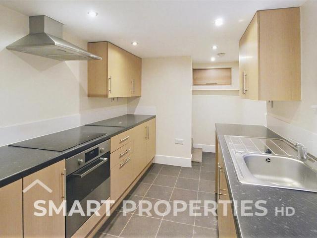 House for rent in Milnsbridge, West Yorkshire