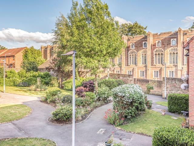 House for rent in Woodford Bridge, Greater London