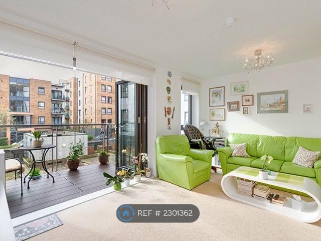 House for rent in London Borough of Ealing, Greater London