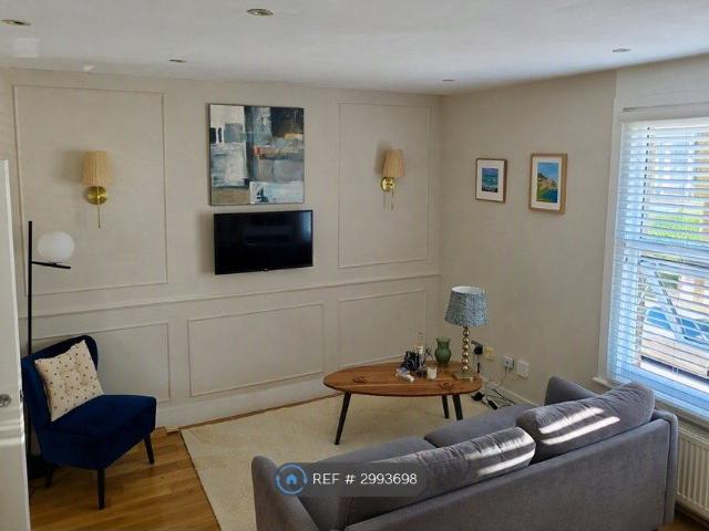 Apartment for rent in Dollis Hill, Greater London