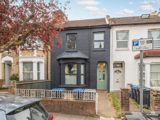 Apartment for rent in Dudden Hill, Greater London
