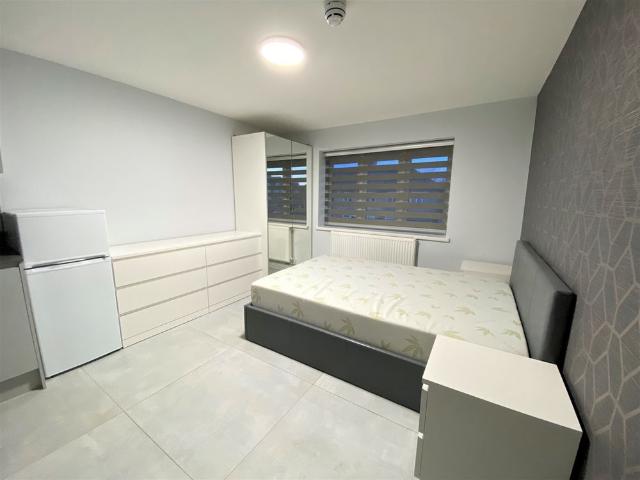 Studio for rent in Sudbury, Greater London