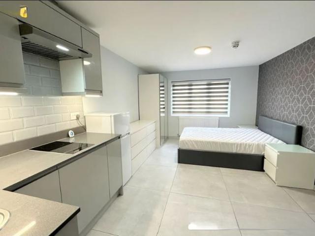 Studio for rent in Sudbury, Greater London