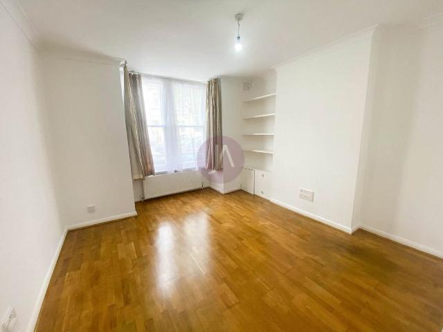 Apartment for rent in Dollis Hill, Greater London