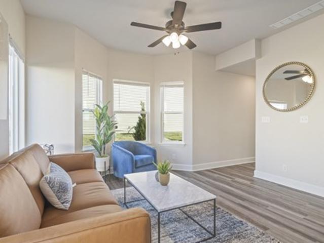 Townhouse for rent in Blue Springs