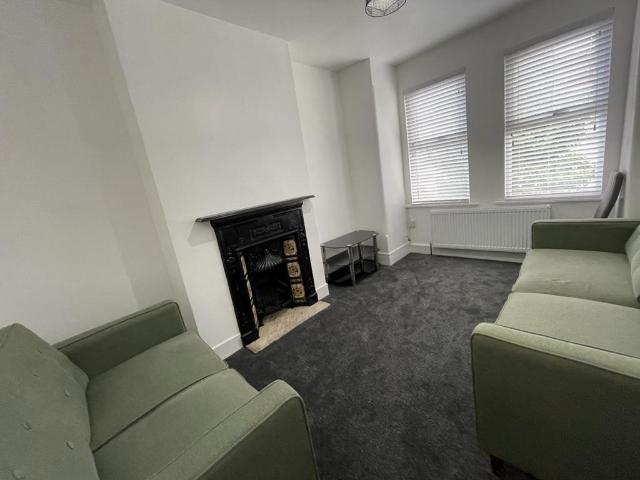 Apartment for rent in Dollis Hill, Greater London