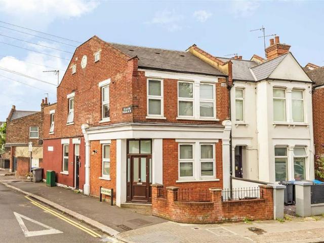 Apartment for rent in Dudden Hill, Greater London