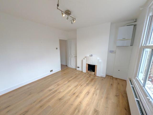 Apartment for rent in Dollis Hill, Greater London