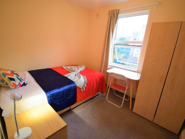 Room for rent in Dollis Hill, Greater London