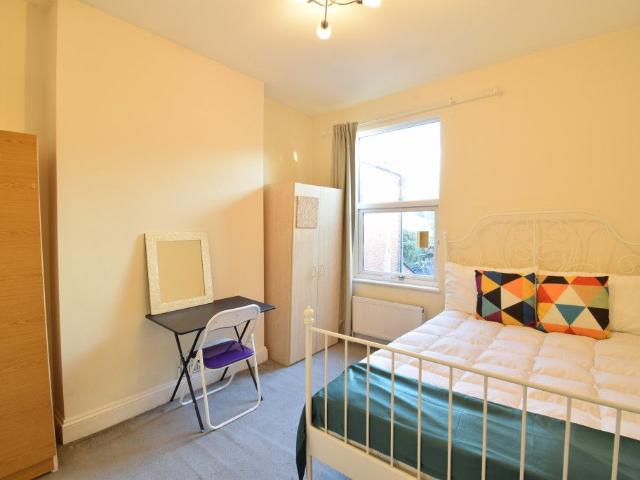 Room for rent in Dollis Hill, Greater London