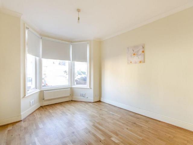 House for rent in Dollis Hill, Greater London