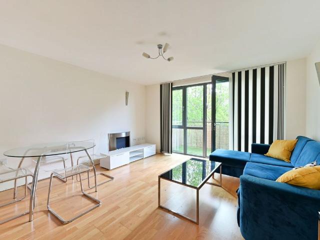 Apartment for rent in London Borough of Merton, Collier's Wood