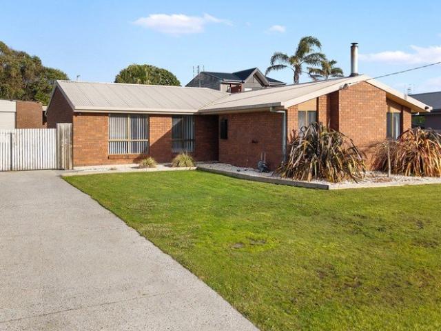 House for sale in Shearwater, Tasmania