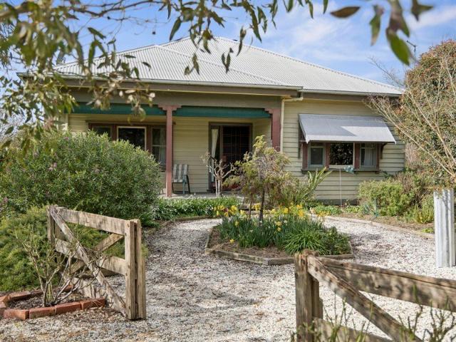 Cottage for sale in Birregurra, Victoria