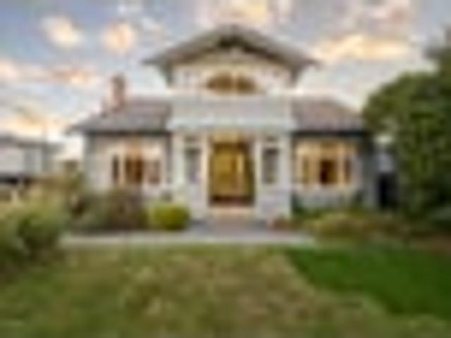 House for sale in Chaslands, Canterbury
