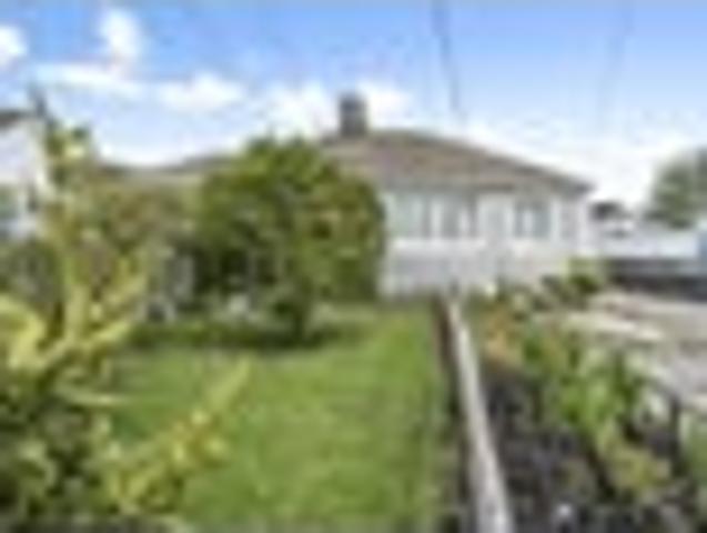House for sale in Pōmare, Lower Hutt