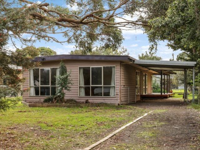 House for sale in Cowes, Victoria