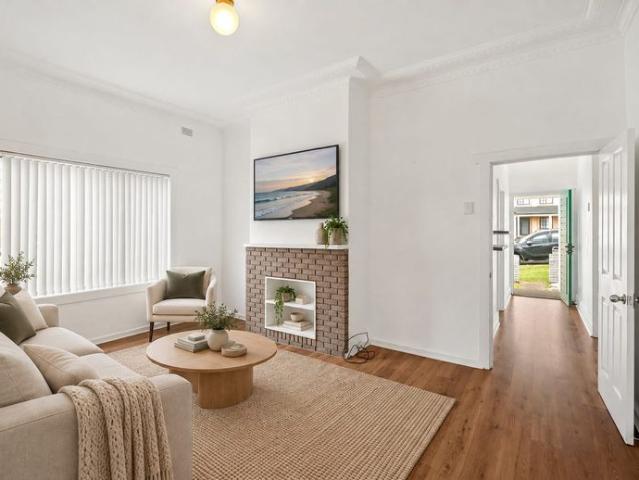 House for rent in Wollongong West, New South Wales