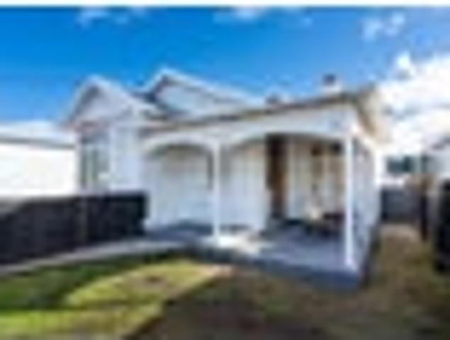 House for sale in Otakou
