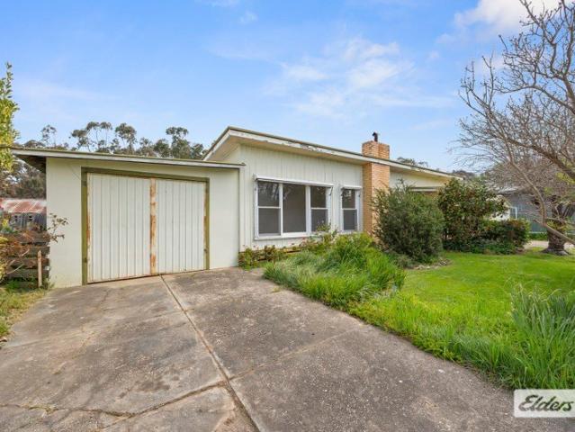 House for sale in Elmhurst