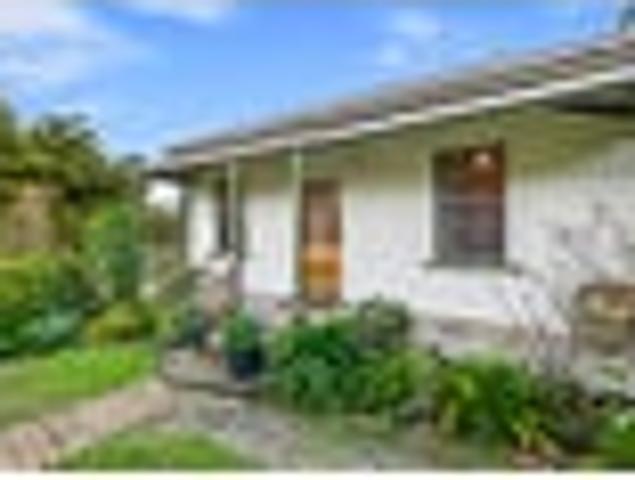 House for sale in Waitakere