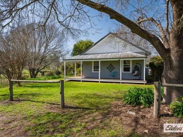 Cottage for sale in Allans Flat, Victoria