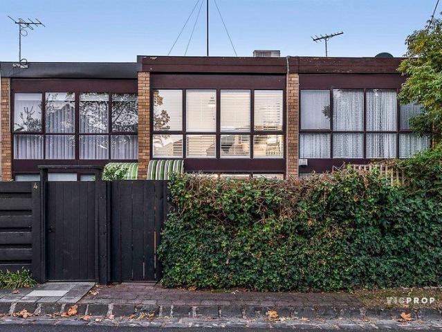 Townhouse for rent in Essendon, Melbourne