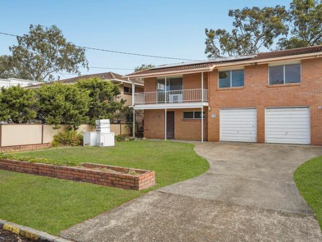 House for sale in Biggera Waters, Gold Coast City