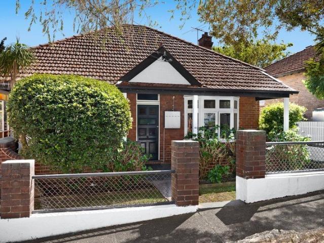 House for sale in Lower North Shore, Sydney