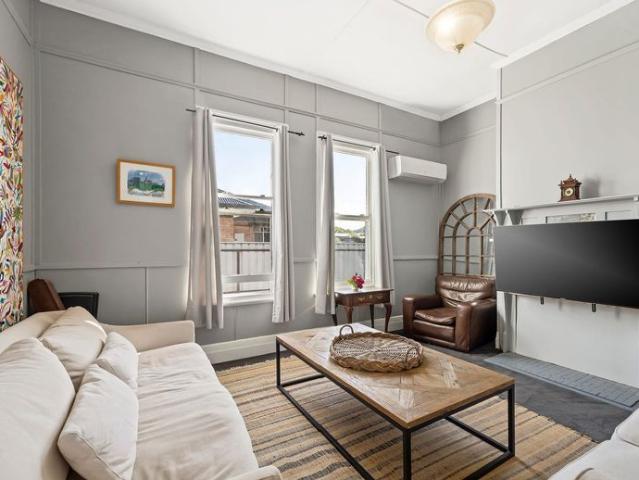 House for rent in Victoria