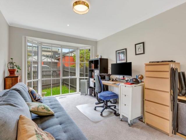 Townhouse for rent in Essendon North, Melbourne