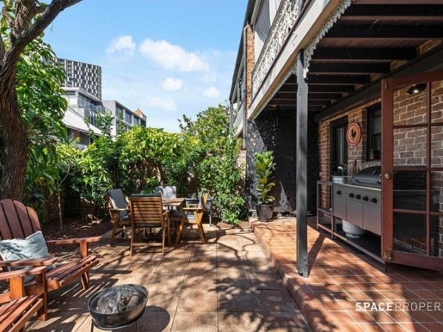 Townhouse for sale in Toombul, Queensland
