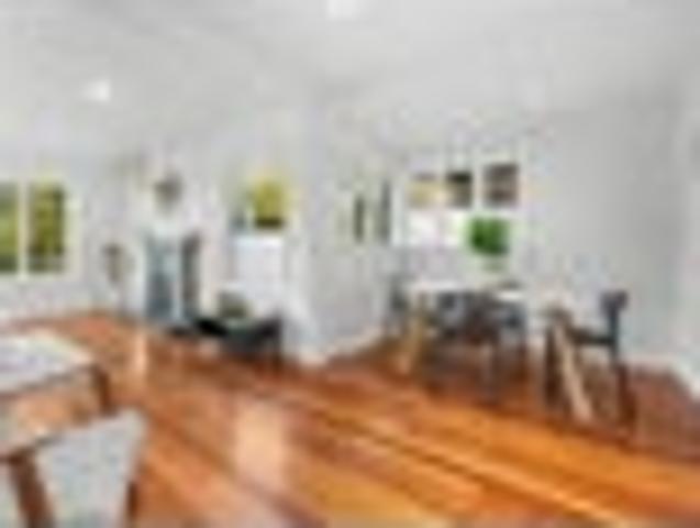 House for sale in Kelston, Oroua County