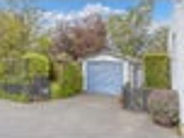 House for sale in Chaslands, Canterbury