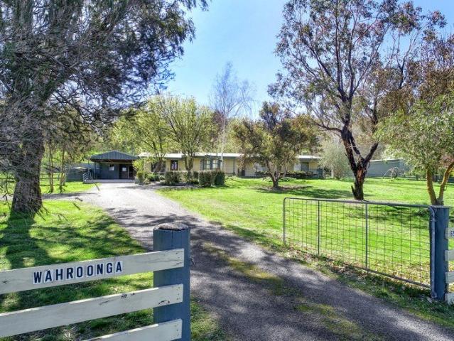 House for sale in Victoria