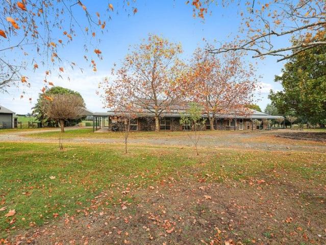 Cottage for sale in Drouin