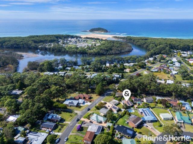 House for sale in Lake Tabourie, Tabourie Lake