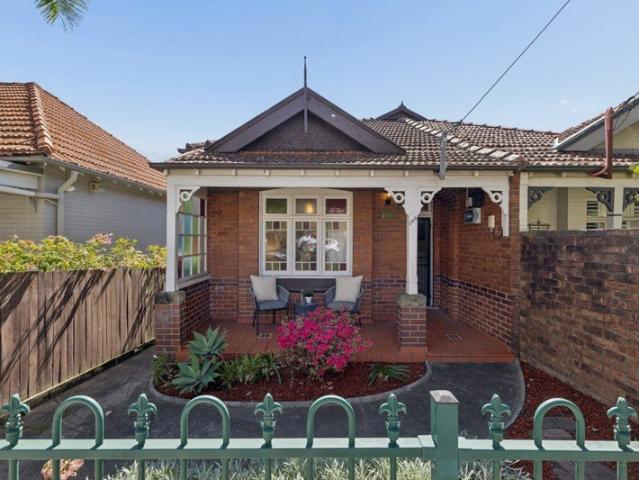 House for sale in Lower North Shore, Sydney