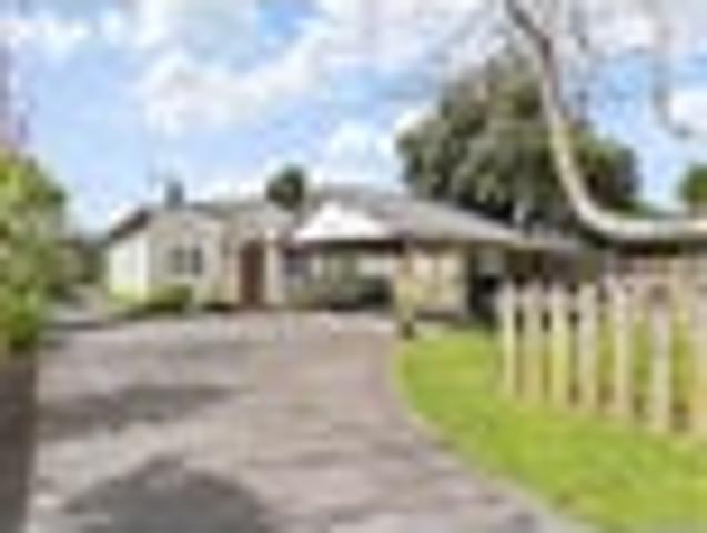 House for sale in Oratia, Oroua County