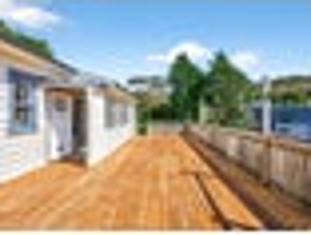 House for sale in Days Bay, Wellington