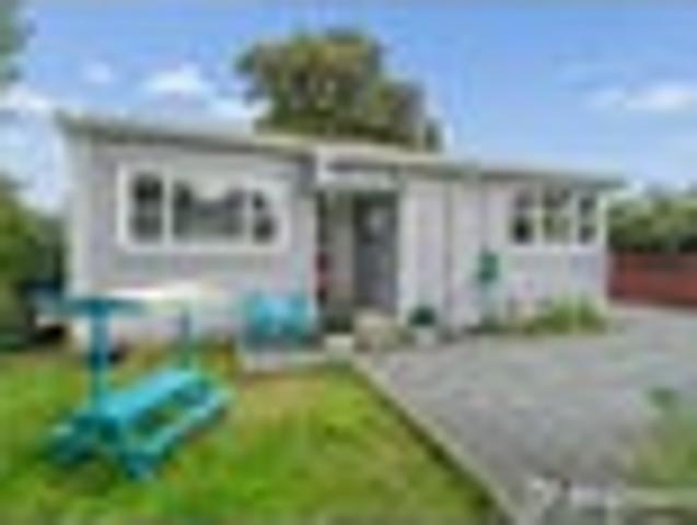 House for sale in Maoribank, Upper Hutt